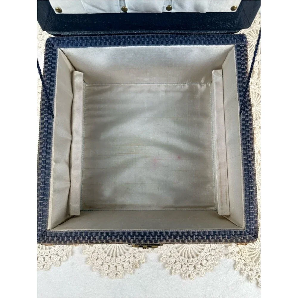 Unbranded charming vintage